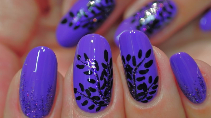 50+ Cute Lavender Nail Designs Perfect For Your Spring Mani!